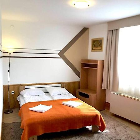 Art Eden Apartment Hajduszoboszlo Ngoại thất bức ảnh