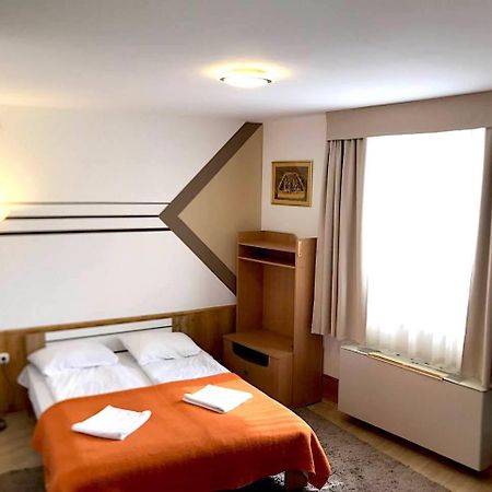 Art Eden Apartment Hajduszoboszlo Ngoại thất bức ảnh