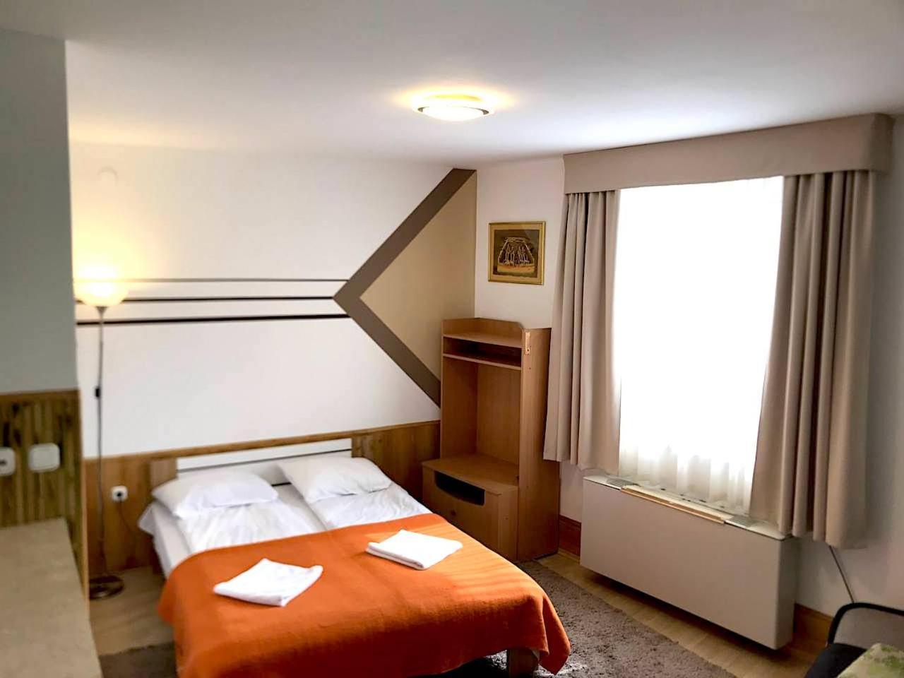 Art Eden Apartment Hajduszoboszlo Ngoại thất bức ảnh