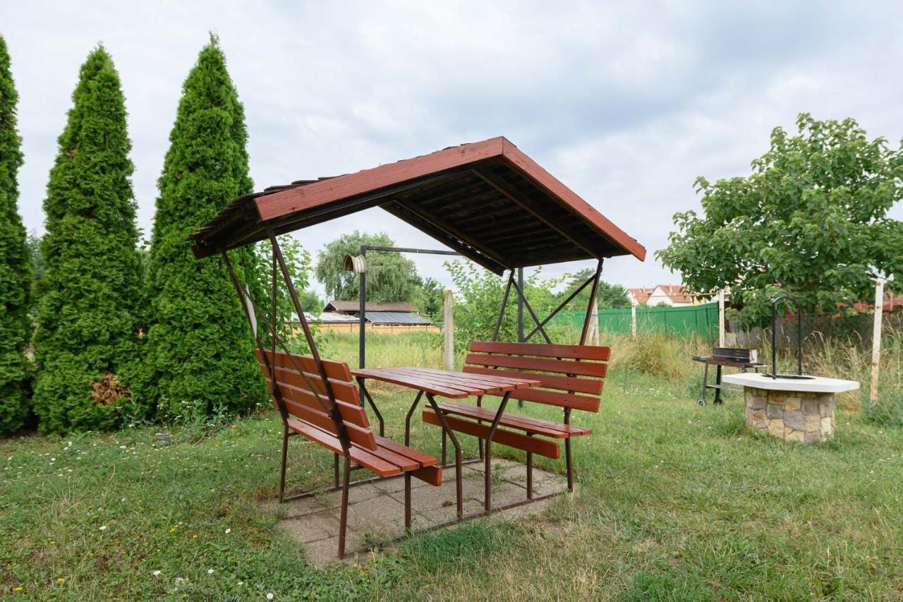 Art Eden Apartment Hajduszoboszlo Ngoại thất bức ảnh