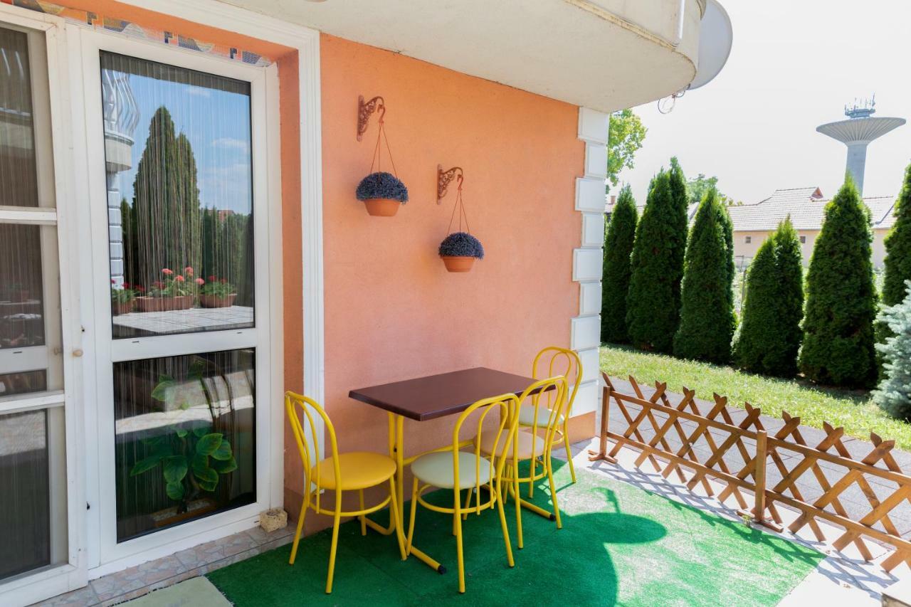 Art Eden Apartment Hajduszoboszlo Ngoại thất bức ảnh